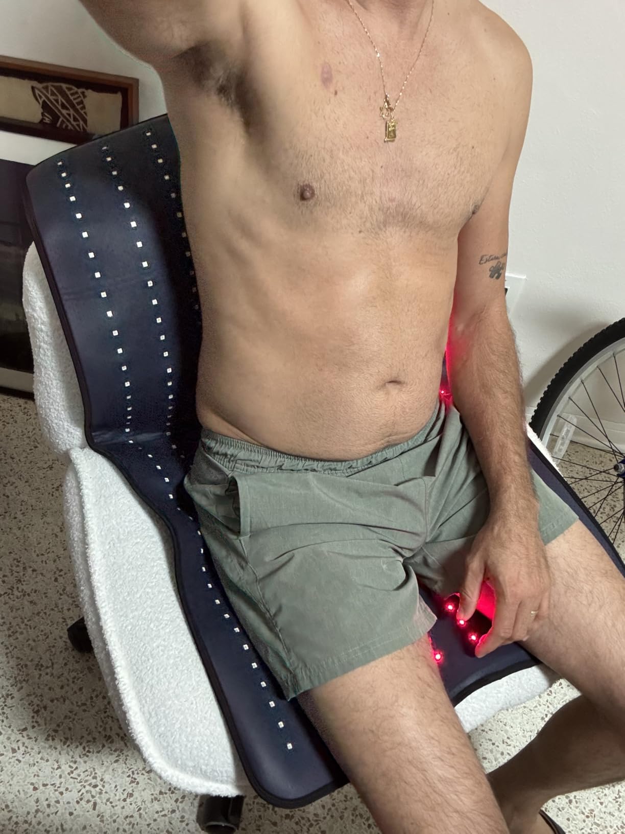 Pedete Red Light Therapy for Body, 24'' x 12''Large Infrared Light Therapy Pad with Timer Remote Control, 660nm 850nm Home Light Therapy for Knee Shoulder Back Muscle Joint (with Elastic Strap) customer photo 2