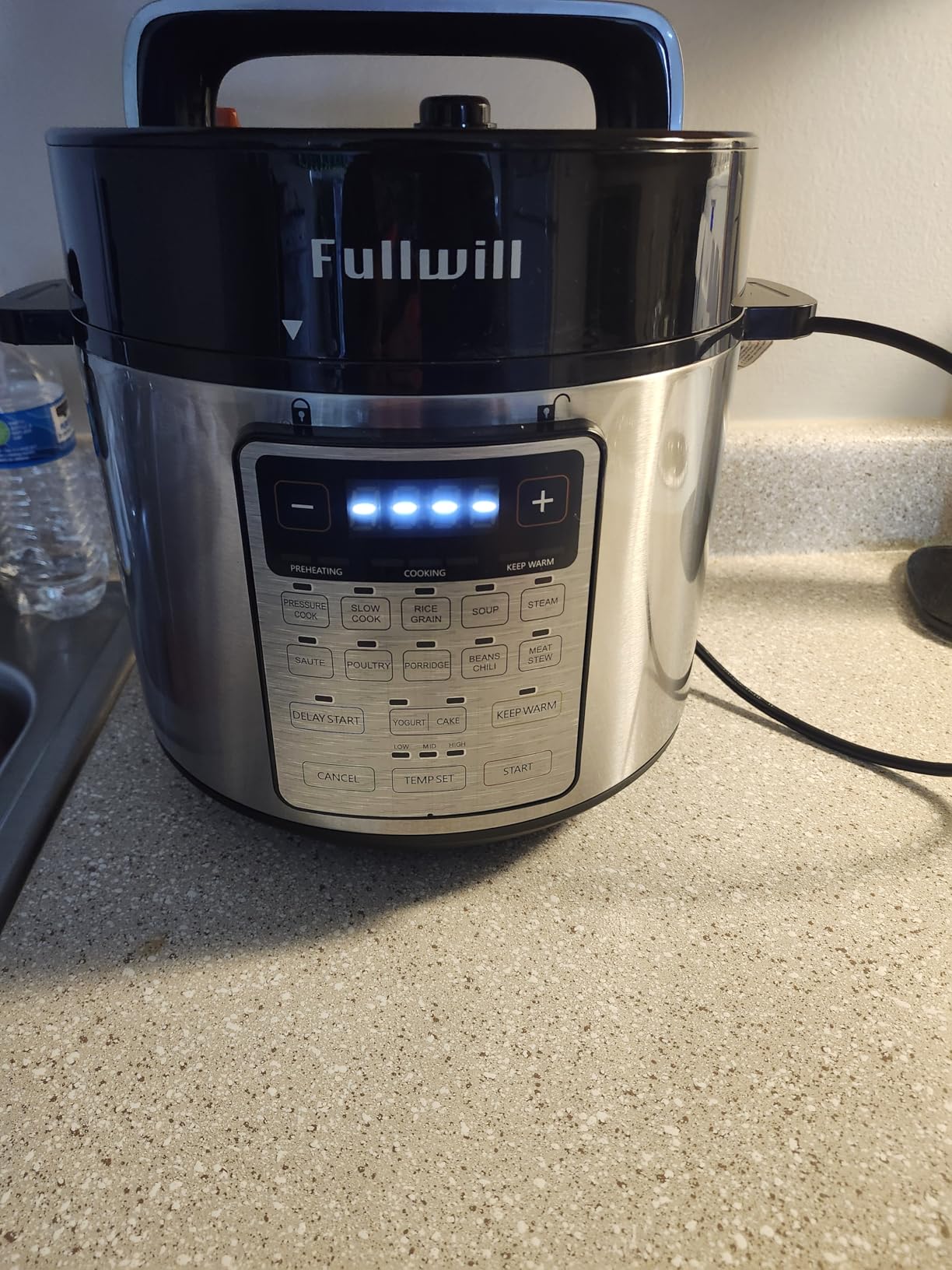 Fullwill 9-in-1 Electric Pressure Cooker, 12 Presets Instant Multi Cooker, 6 Quarts customer photo 1