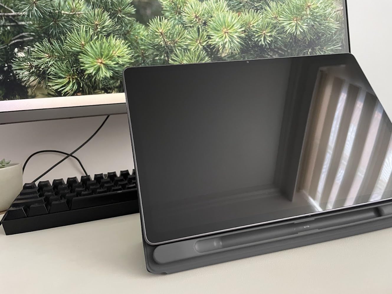 Lenovo Idea Tab Plus - Lightweight Tablet - 12.1 2.5K IPS Touchscreen Display - 90Hz - MediaTek Dimensity 6400-8GB Memory - 128GB Storage - Integrated Arm Mali-G57 MC2 - Lenovo Tab Pen and Folio Case customer photo 1