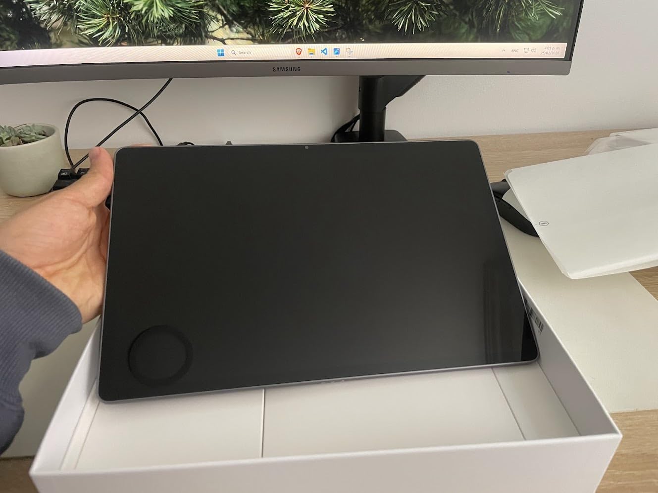 Lenovo Idea Tab Plus - Lightweight Tablet - 12.1 2.5K IPS Touchscreen Display - 90Hz - MediaTek Dimensity 6400-8GB Memory - 128GB Storage - Integrated Arm Mali-G57 MC2 - Lenovo Tab Pen and Folio Case customer photo 2