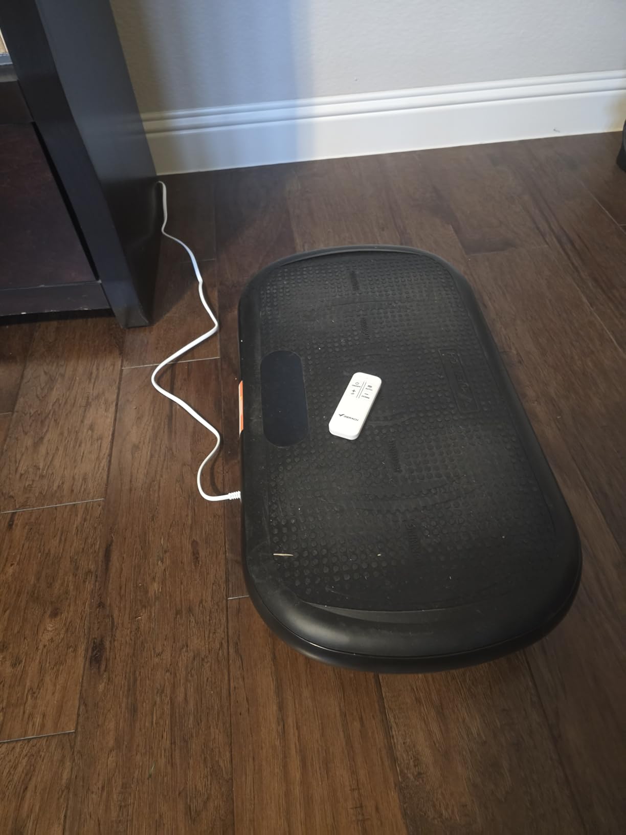 MERACH Vibration Plate Exercise Machine, Vibration Plate 440 Lbs Capacity, Bluetooth and Silicone Pedal, Stimulate Deep Fat, Vibration Plate for Lymphatic Drainage, Vibrating for Weight Loss customer photo 2