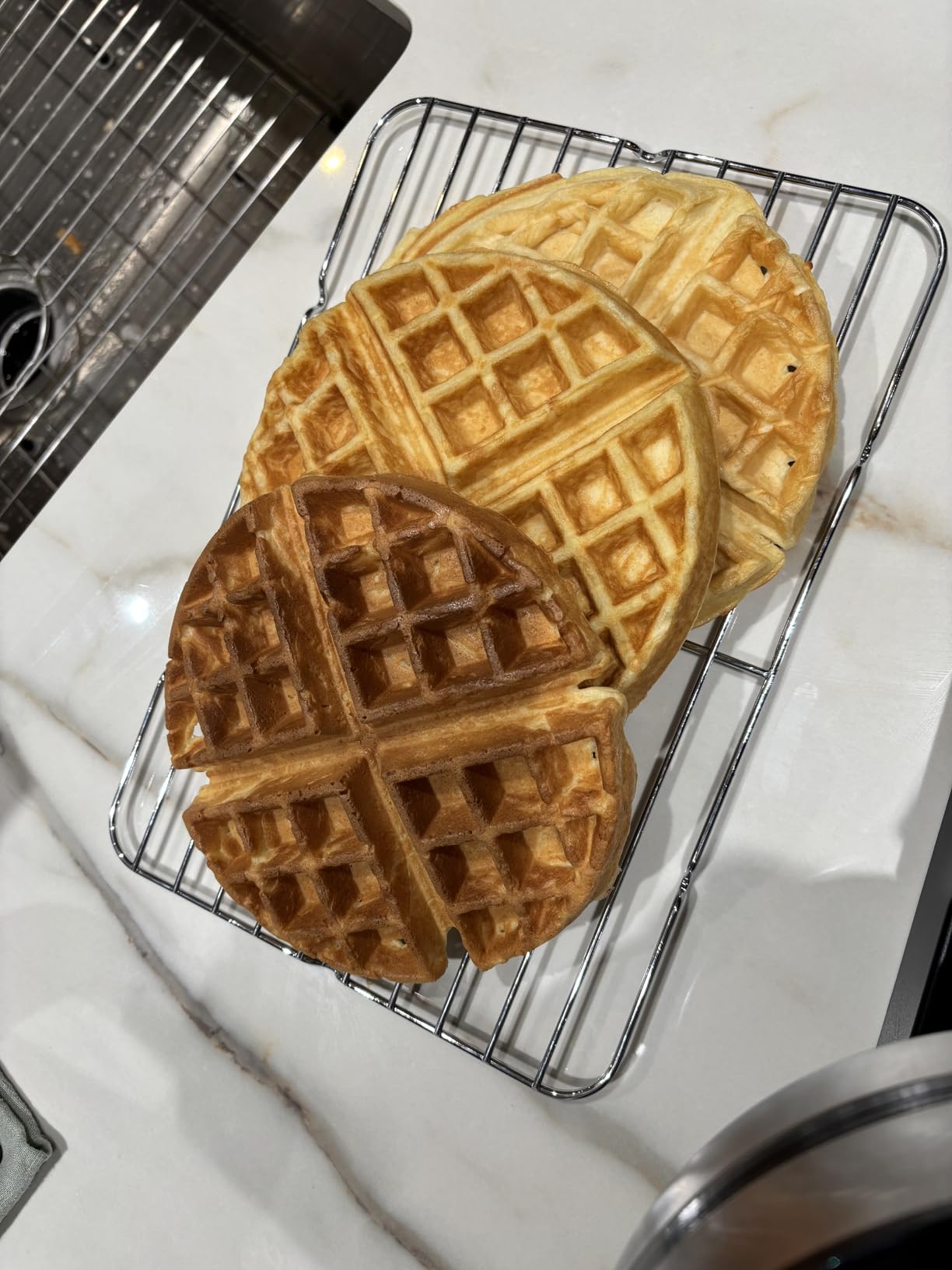 Cuisinart Double Flip Belgian Waffle Maker, WAF-F40NAS, Stainless Steel, Grey and Black customer photo 1