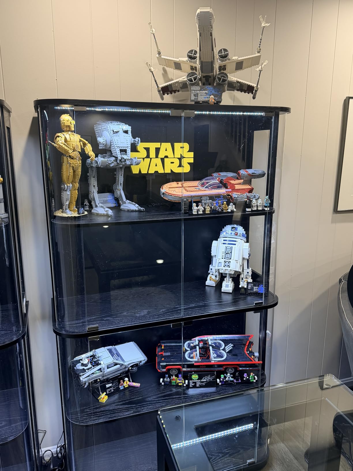 Large Rounded Display Cabinet with Glass Door, 4-Tier Curio Cabinet with 3 Color Lights for Collectibles, Glass Display Case with Transparent Full-Display Surface, Human Body Sensor, Black customer photo 1