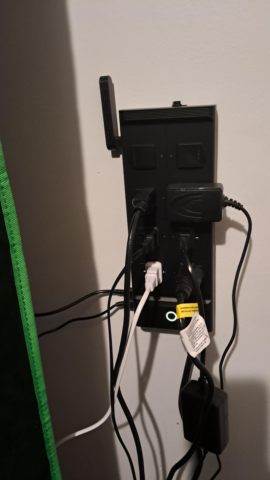 AC Infinity Outlet AI, Environment Controller, Smart WiFi Power Strip, Dual-Zone Temperature Humidity, Individual Control 4 Plugs, AI Targeting, Thermostat Greenhouse Aquarium Terrarium Home, 1800W customer photo 1