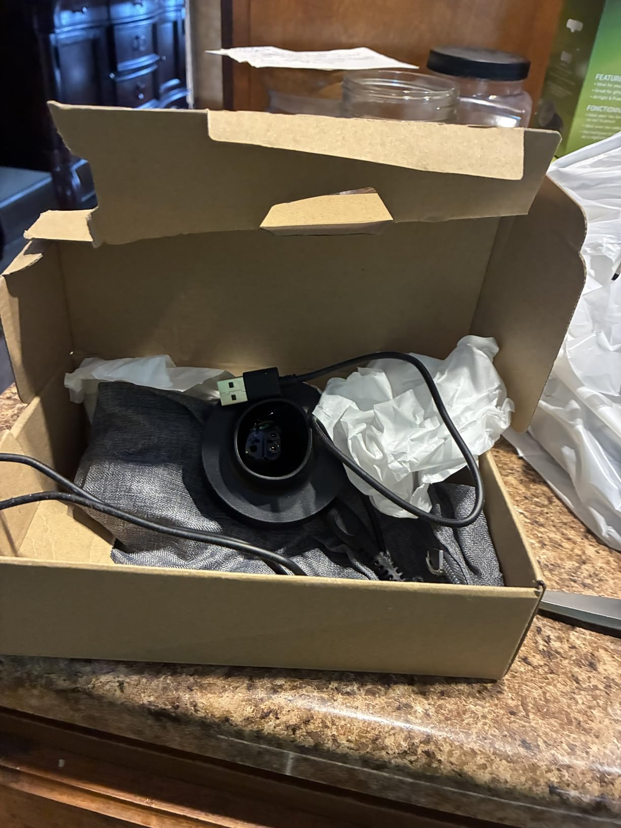 Philips Beard Trimmer 7000 Series, 100% Waterproof Trimmer for Men, 40 Lock-in Hair Length Settings, BeardSense Power Adaptability, Detail & T-Blade Trimmer Heads, Charging Stand, BT7670/40 customer photo 2