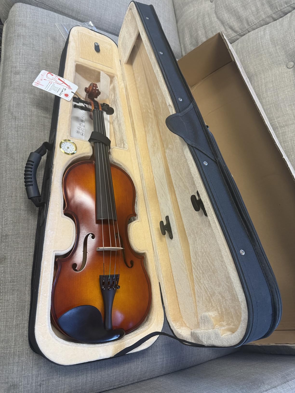 Kmise Violin 4/4 Full Set, High Density Ebony Violins, Glossy Acoustic Fiddle for Adults, Beginners, Students with Violin Case, Rosin, Strings, Bow, Shoulder Rest, Beginner's Guide (Ebony, 4/4) customer photo 1
