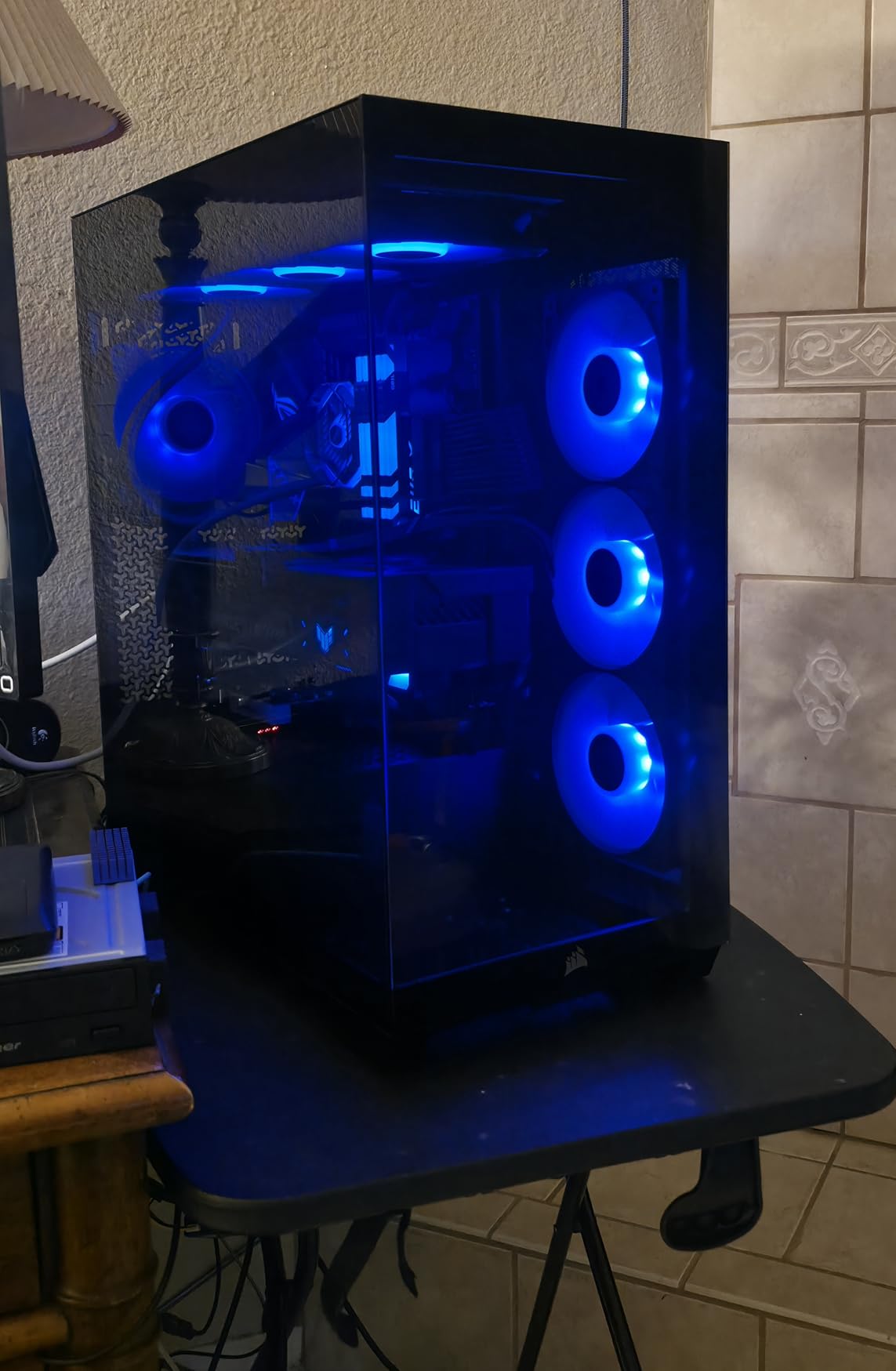 CORSAIR 3500X RS Reverse Fan ARGB Mid-Tower PC Case - 3X Pre-Installed Fans, Panoramic Glass, Spacious Interior, GPU Anti-Sag, Reverse Connection Motherboard Compatible - White customer photo 1