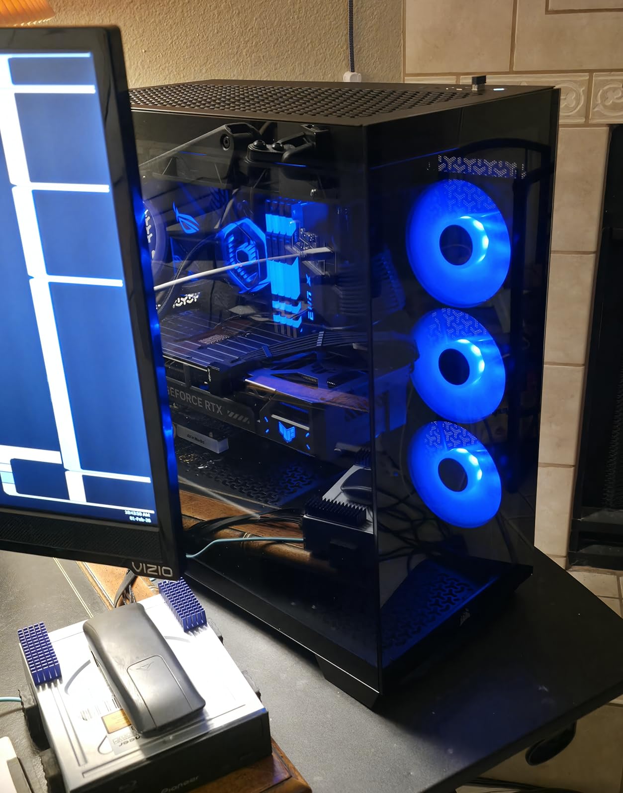 CORSAIR 3500X RS Reverse Fan ARGB Mid-Tower PC Case - 3X Pre-Installed Fans, Panoramic Glass, Spacious Interior, GPU Anti-Sag, Reverse Connection Motherboard Compatible - White customer photo 2