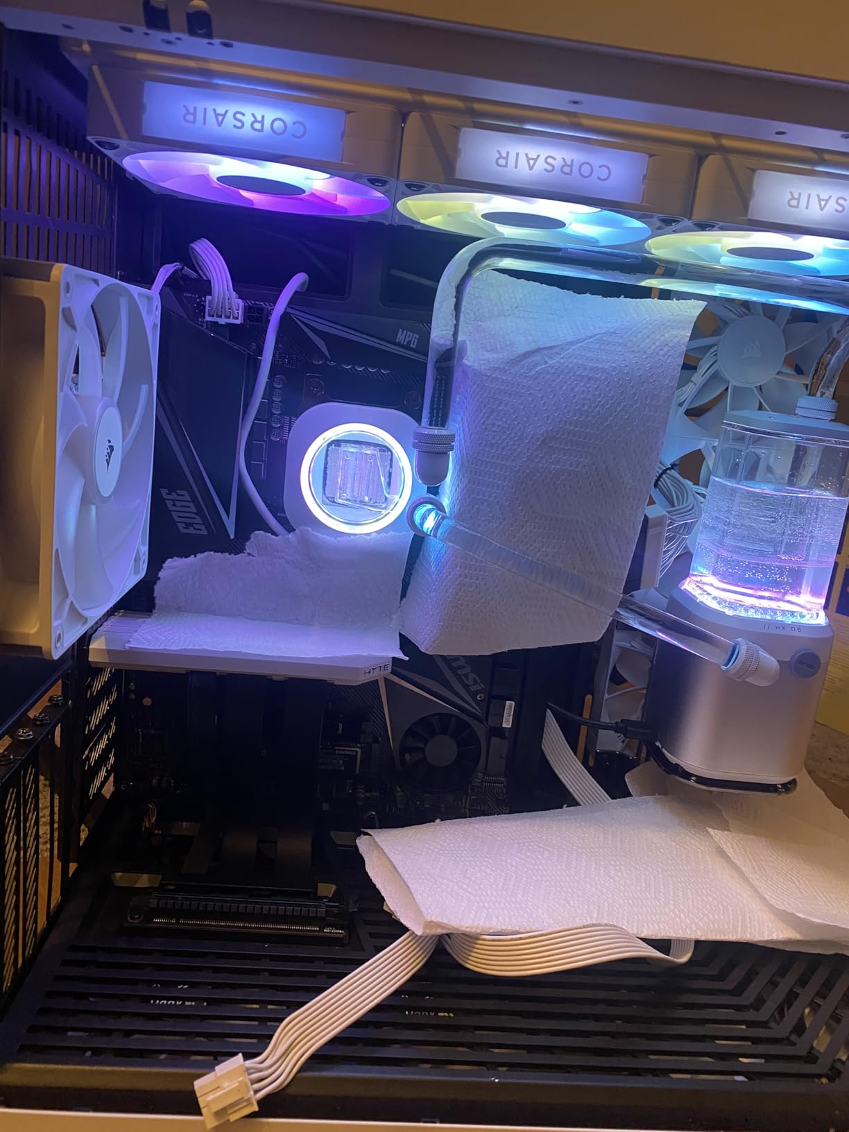 CORSAIR XH505i RX 360 RGB Custom Cooling Kit - XC7 CPU Water Block, XD6 Pump Reservoir, 3X RX120 RGB Fans, XR5 360mm Radiator, System Hub Included - Black customer photo 1