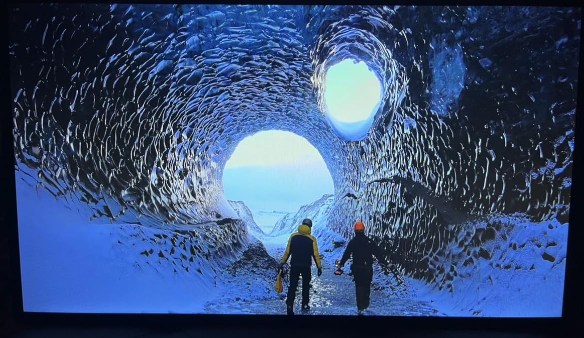 UPERFECT Portable Monitor 4K 144Hz QLED, 19'' UHD 3840x2160, 500 Nits, 2000:1, 146% sRGB, 0.1ms, Built-in Stand & VESA Mount, Travel Gaming Monitor for Laptop, PC & Gaming Consoles - UColor 19 Apex customer photo 1