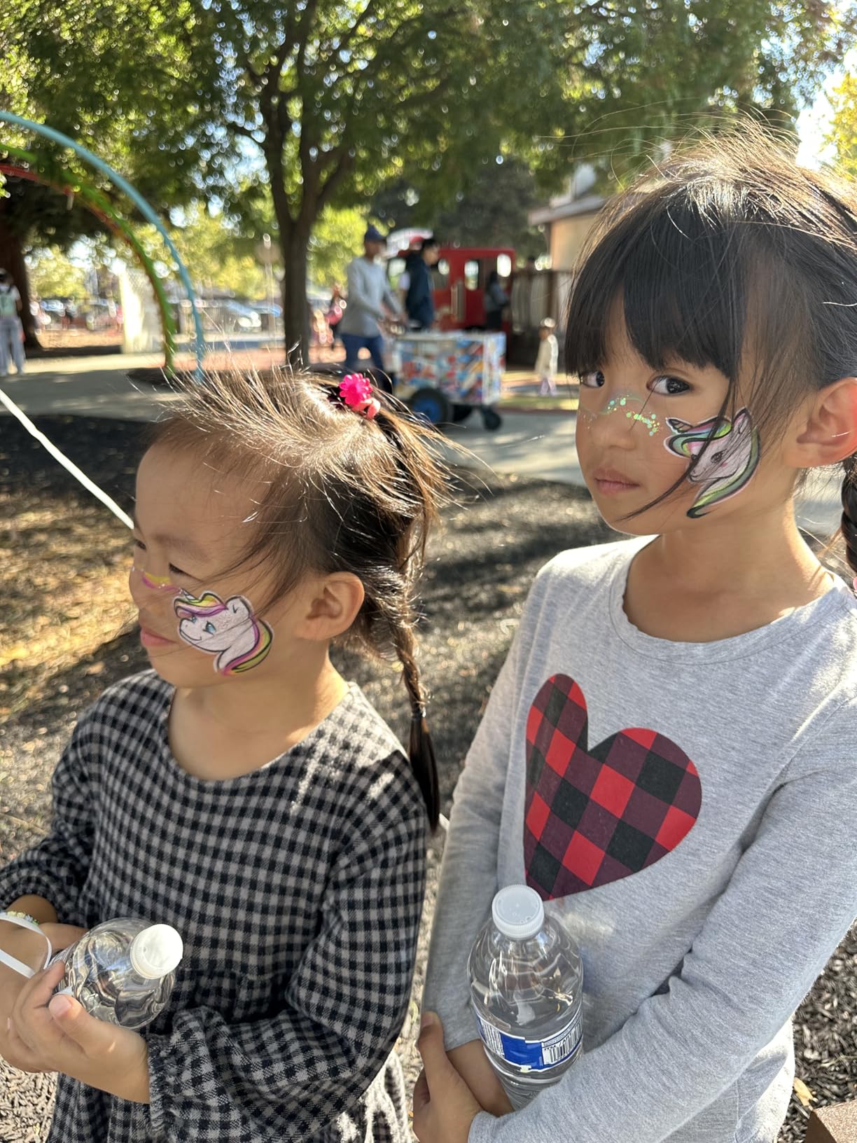 Edge Pro Action Camera, 4K Vlogging Camera with 1/1.3'' Sensor, 65ft Waterproof, Night View & Stabilization for Cycling, Diving, Sports Shooting customer photo 2