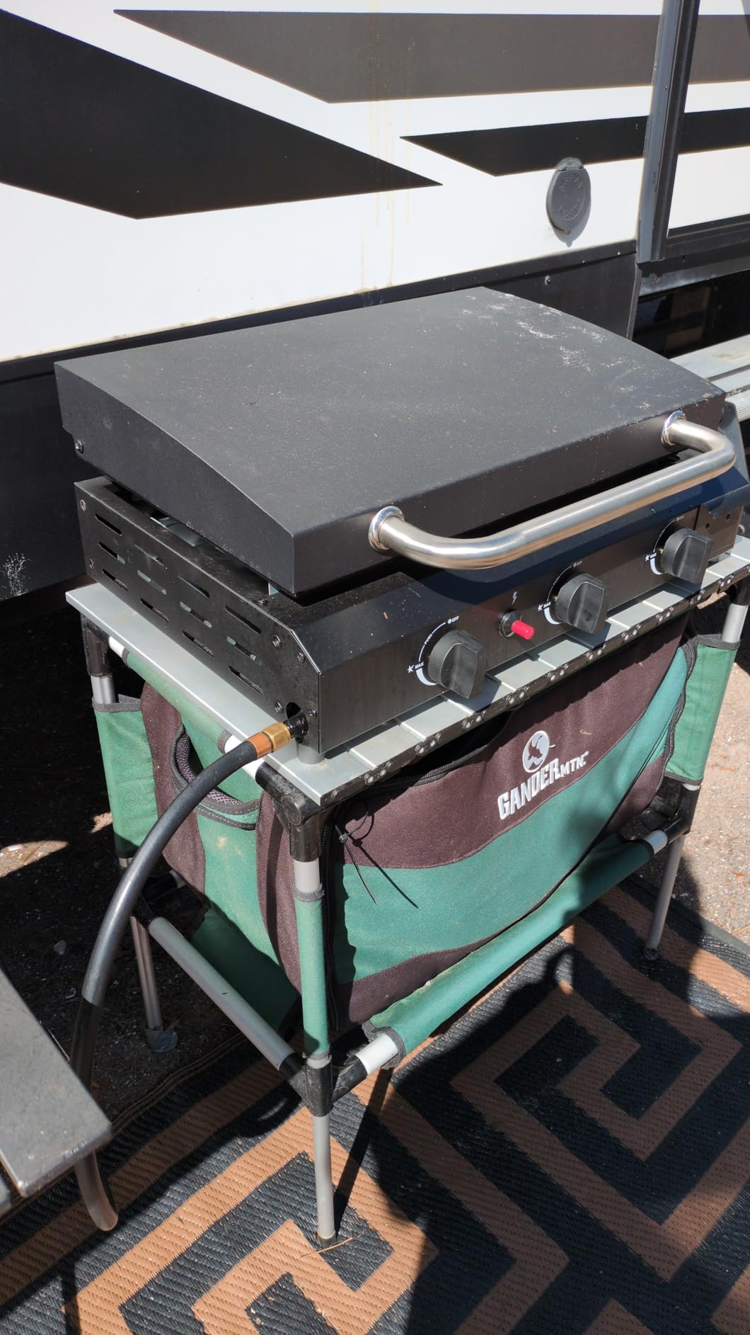 25.6'' Gas Griddle Flat Top Grill with Lid, 3-Burner Tabletop Portable Propane Griddle for Outdoor Cooking, BBQ, Camping & Tailgating Barbecue, 45,000BTU Output customer photo 1