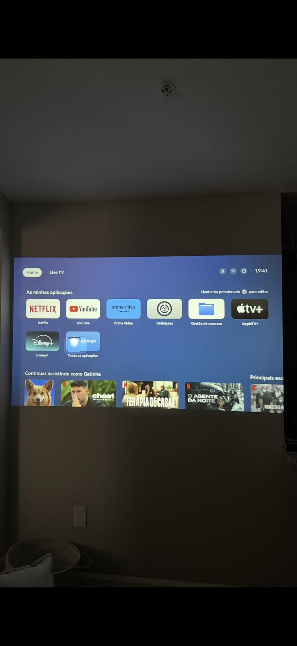 [Short Throw/1200ANSI/Built in Apps] 4K Outdoor Projector with WiFi and Bluetooth, Auto Focus Projector with Dual-Mode Stand, Smart Portable Proyector with Netflix/YouTube/PrimeVideo & Dolby customer photo 2