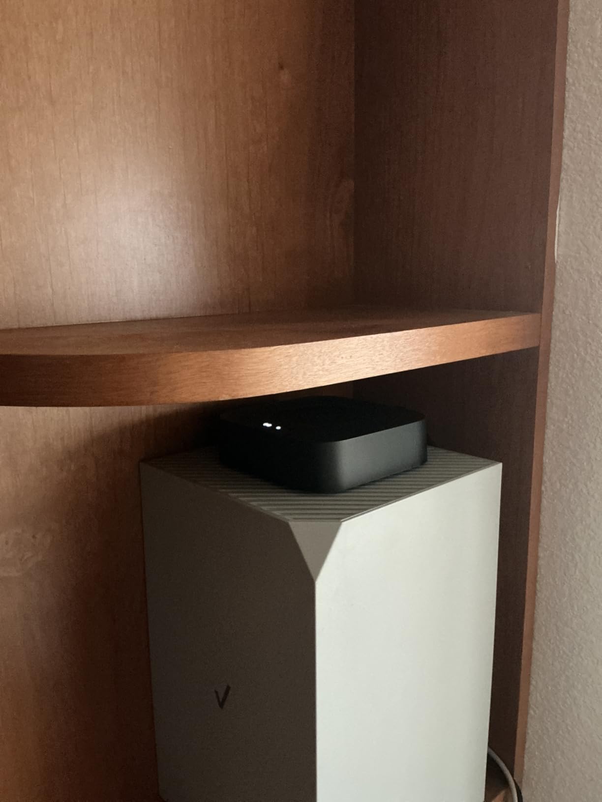 Philips Hue Essential Starter Kit: Bridge + 3 A19 E26 Smart Bulbs + Button, White & Color Ambiance, Smart Light Hub customer photo 1
