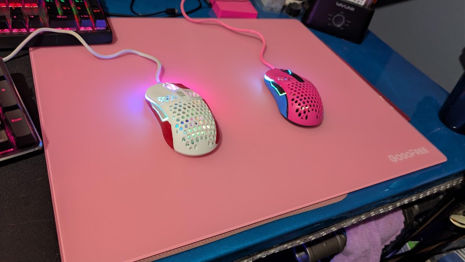 Glass Mousepad with Hard Surface for Gaming, Ultra Smooth Mousepad, Water-Resistant Large Mouse Pad Precision Speed Control for Esport Games/Office, (Black 15.7''×11.8'') customer photo 1