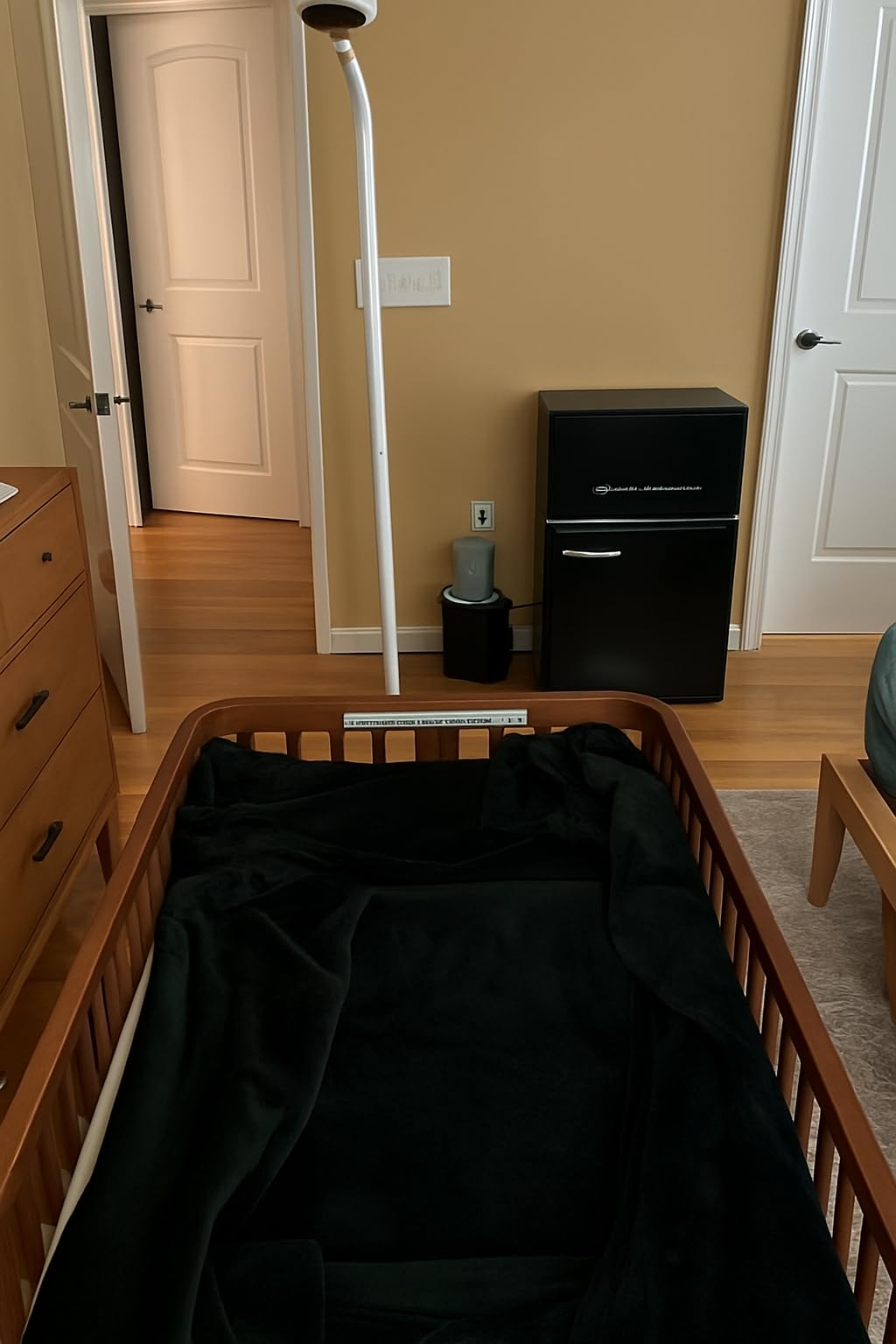 Nanit Nursery Bundle Smart Baby Monitor with Floor Stand - 1080p HD Wi-Fi Camera, Sensor-Free Breathing Monitoring, Sleep Tracking, Two-Way Audio, Night Vision customer photo 1