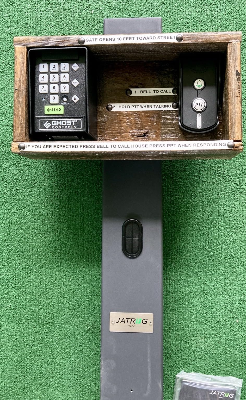Universal Electric Vehicle Pedestal Stand - French-Designed, Heavy-Duty Carbon Steel customer photo 2