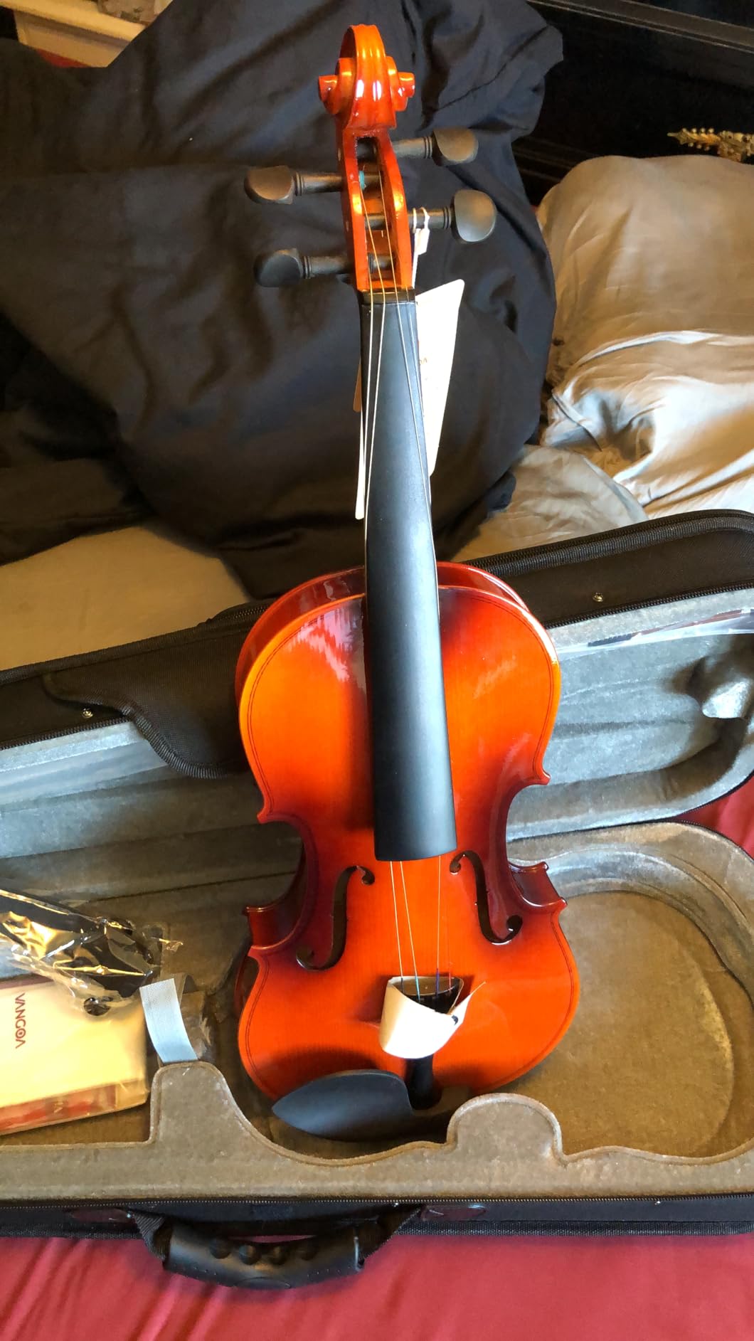 Vangoa 4/4 Solid Wood Acoustic Violin Full Size Fiddle Set for Beginner Adult Student Teen Kids with Violin Case, Bow, Rosin, Shoulder Rest, Tuner, Strings, Natural customer photo 2