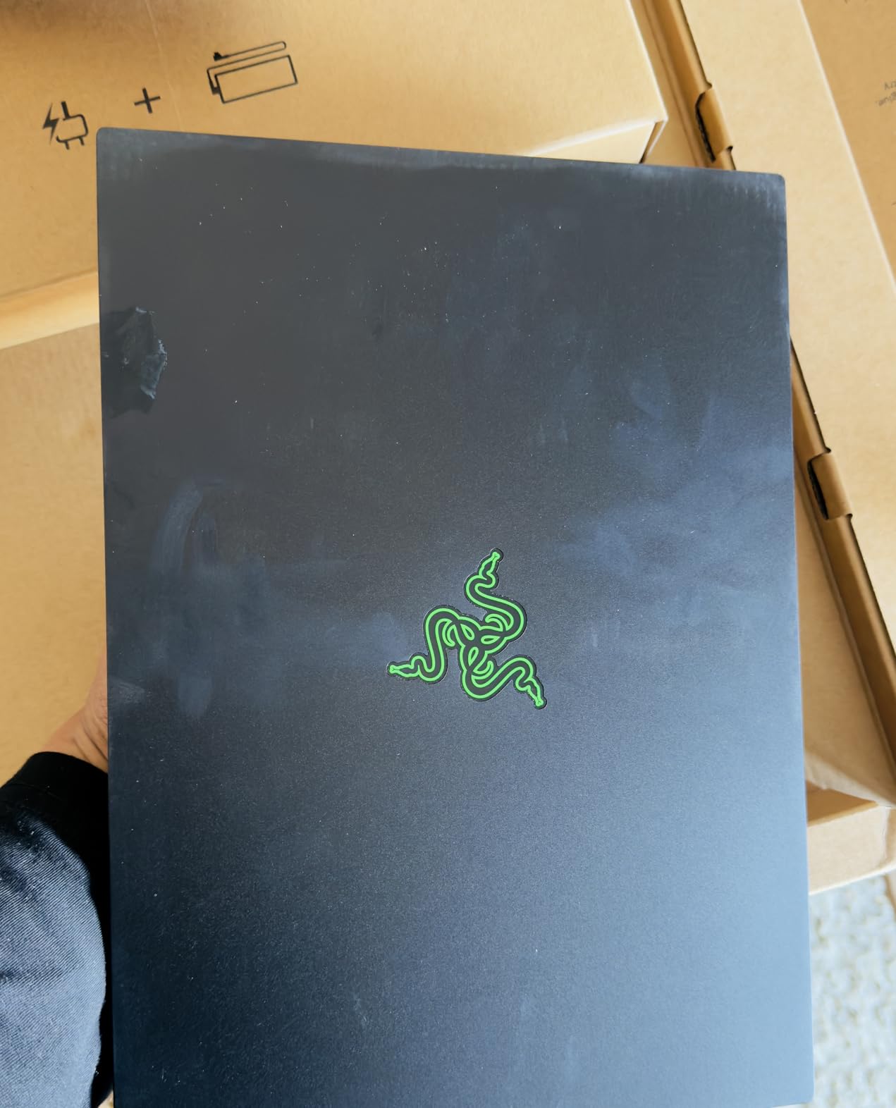 Razer Blade 14 (2025) Gaming Laptop: NVIDIA GeForce RTX 5060, AMD Ryzen AI 9 365 CPU, 3K 120Hz OLED Display, 16GB LPDDR5X RAM, 1TB SSD, Thin & Lightweight, Chroma RGB, Windows customer photo 2