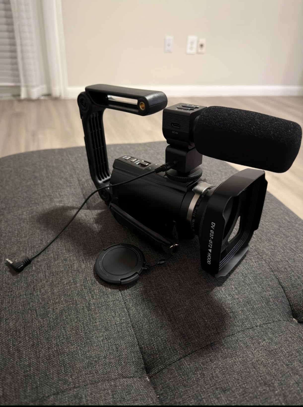 8K Video Camera Camcorder 2025 Latest 88MP Ultra HD Video Cameras Wifi Vlogging Camera for YouTube 18X Digital Video Cameras with 32G Card Microphone 6-Axis Anti-Shake IR Night Vision Video Recorder customer photo 1