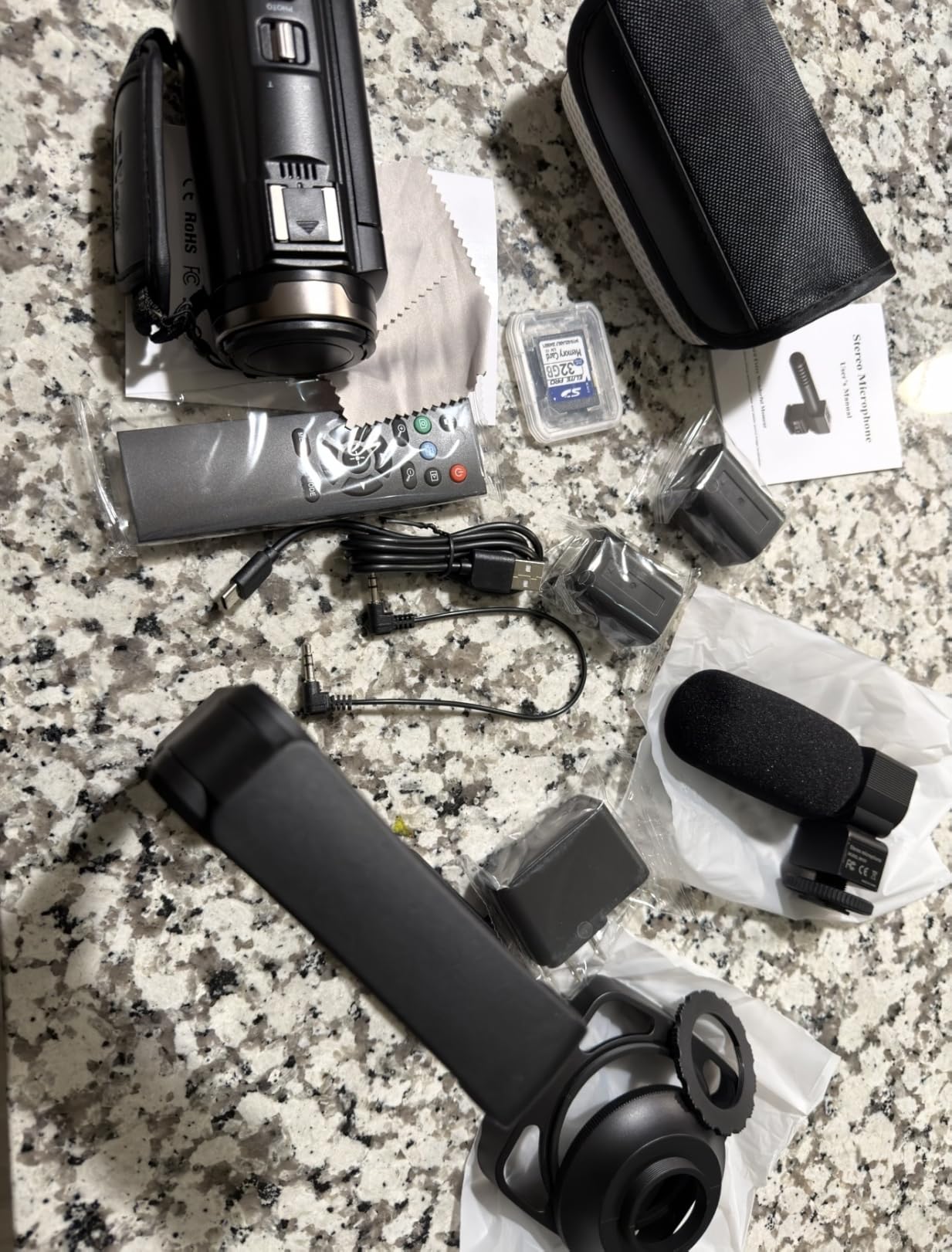 8K Video Camera Camcorder 2025 Latest 88MP Ultra HD Video Cameras Wifi Vlogging Camera for YouTube 18X Digital Video Cameras with 32G Card Microphone 6-Axis Anti-Shake IR Night Vision Video Recorder customer photo 2