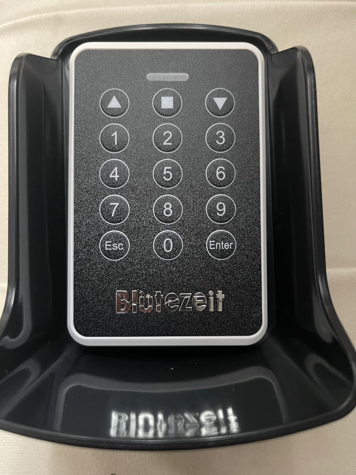 Blütezeit Wireless Keypad with IP54 Waterproof Cover for 433MHz Gate Openers, Secure PIN Code Access System, Compatible with Automatic Sliding & Swing Gate Operator Motors customer photo 1