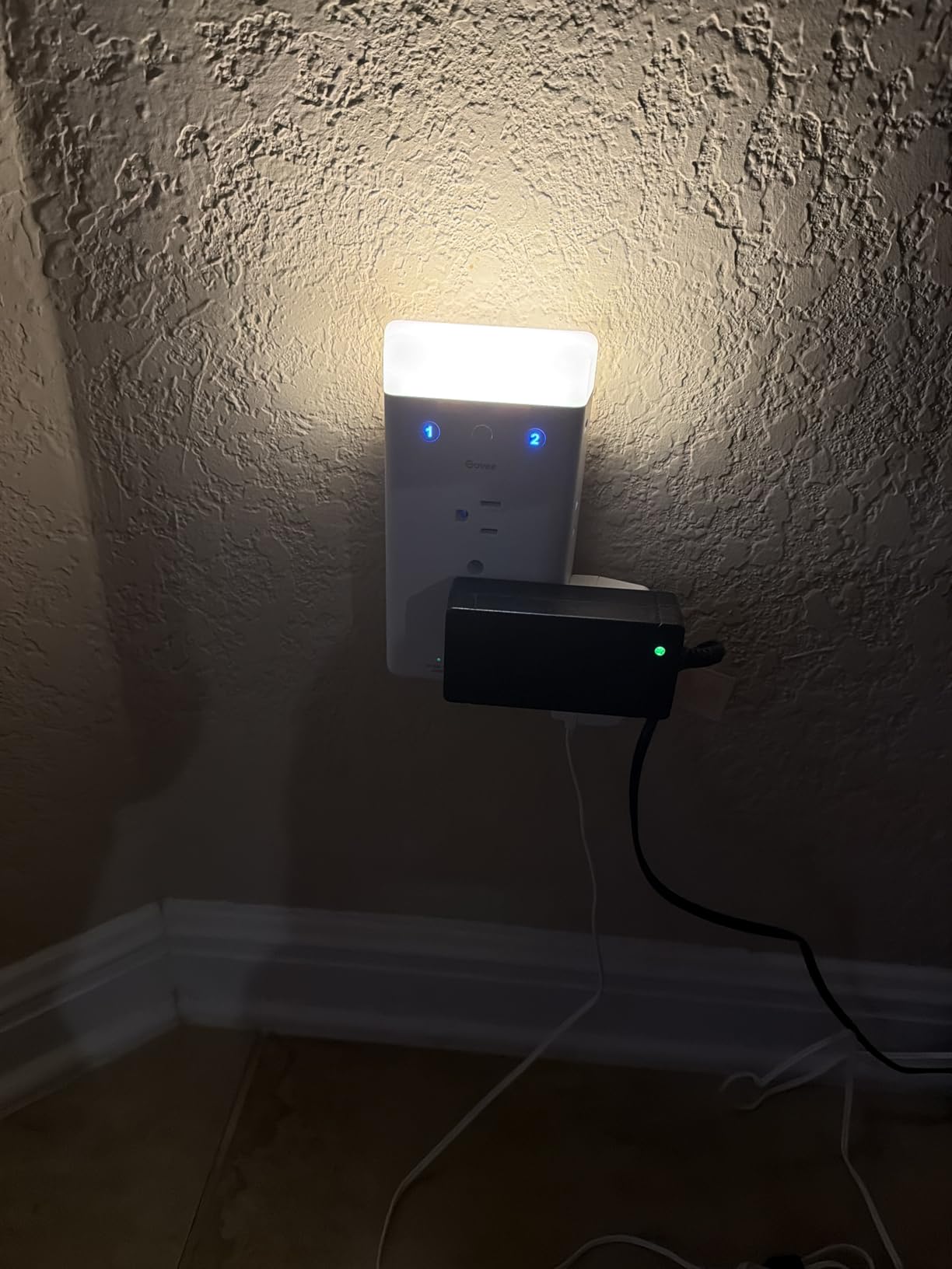 Govee Smart Plug Outlet Extender, 3-Sided Smart Power Strip with 2 Smart Outlets & 2 USB Ports with RGB Night Light, APP & Voice Control, Surge & Overload Protection customer photo 1