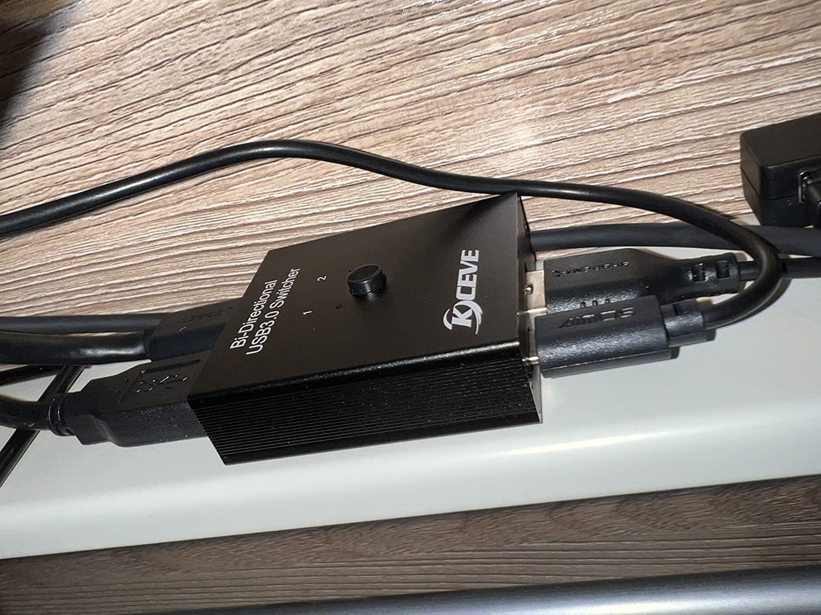 USB C KVM Switch 4K@60Hz, MLEEDA KVM Switch USB C for 2 Laptops Share Single HDMI Monitor and Keyboard Mouse, Compatible with Windows, Mac OS customer photo 1