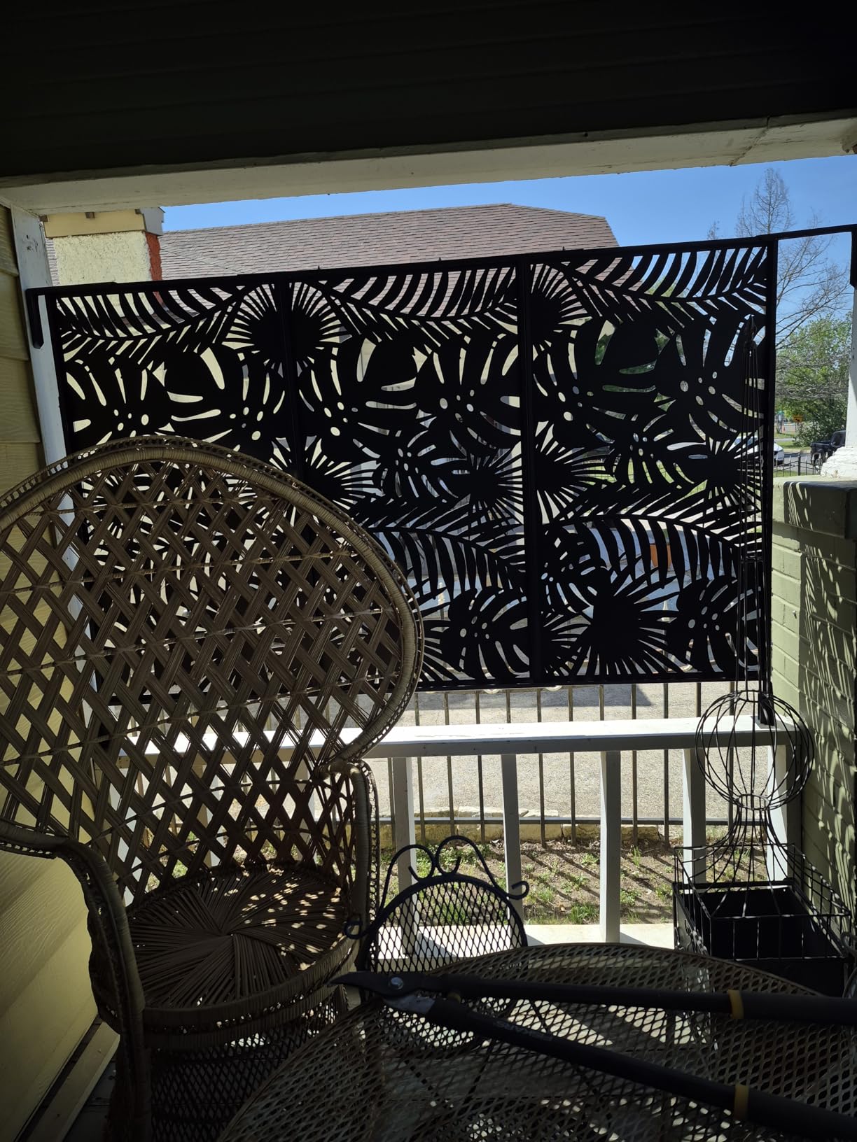 Metal Privacy Screen Outdoor - 72in Decorative Laser Cut Steel Garden Divider Panel with Tropical Leaf Design, Weatherproof Freestanding Modern Privacy Fence for Patio, Deck, Backyard & Balcony customer photo 1