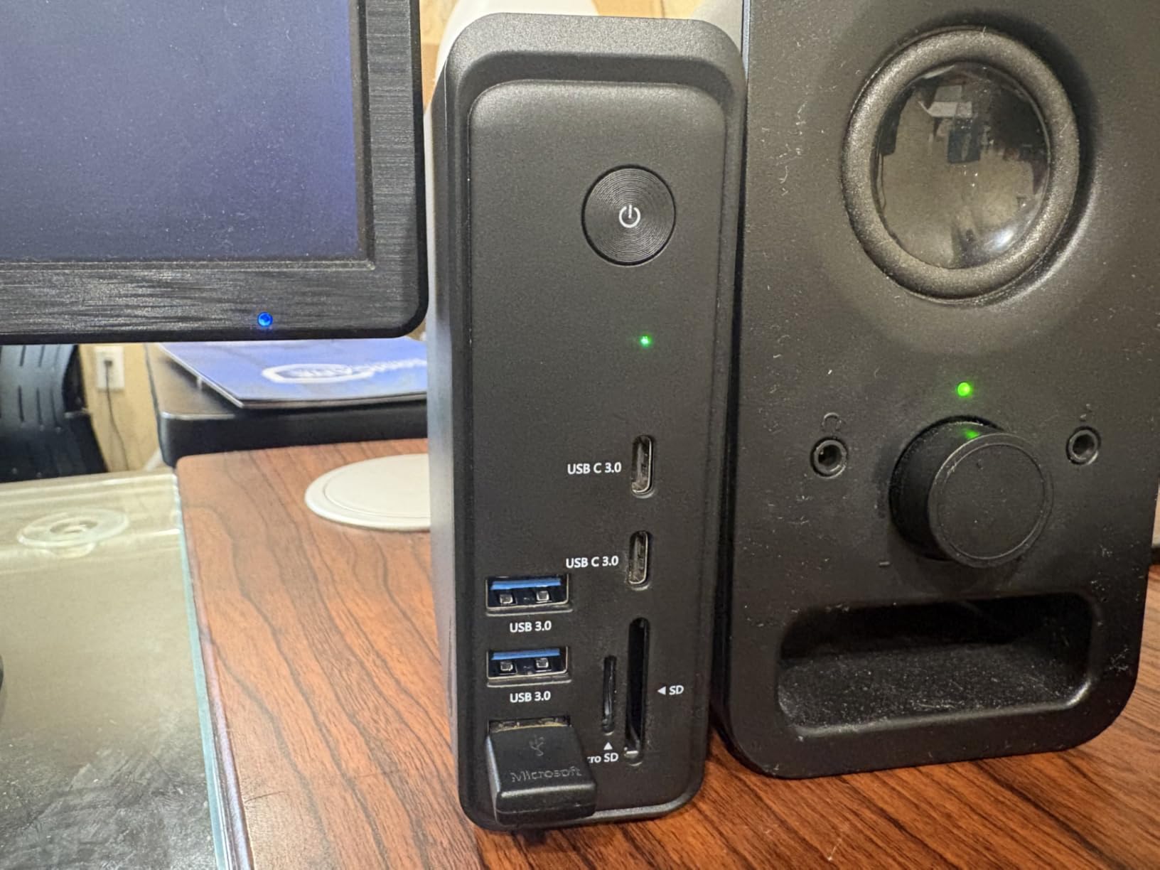 TobenONE 18 in 1 Laptop Docking Station 3 Monitors, Triple 4K Display with 3 HDMI, 9 USB Ports, Gigabit Ethernet, PD3.0, for Windows/Dell/Lenovo/HP/Thinkpad Laptops customer photo 2