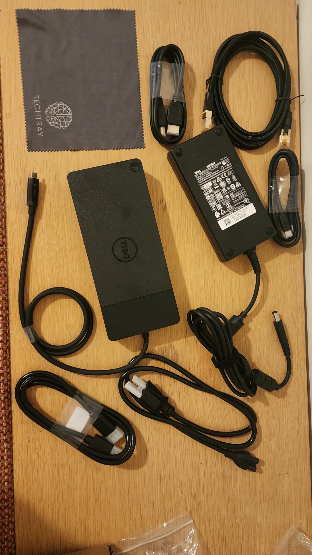 Dell WD22TB4 Thunderbolt 4 Dock 180W - 40Gbps, 3-Year Warranty, USB-C/USB-A Docking Station with 180W Adapter - Supports Dual/Triple Monitor & 4K Displays customer photo 1