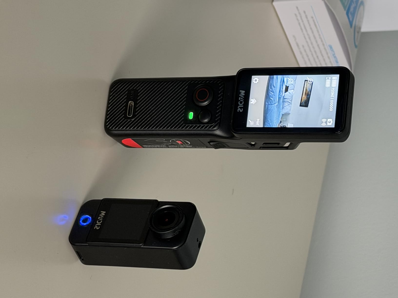 SJCAM C400 Vlogging Camera, 64GB 4K Image, 7H Power use, 6-Axis Stabilizer, for Vlogs influencers, 2.29'' Touch Screen, 30M Waterproof Body Cam, Vlogging for YouTube, Black customer photo 1