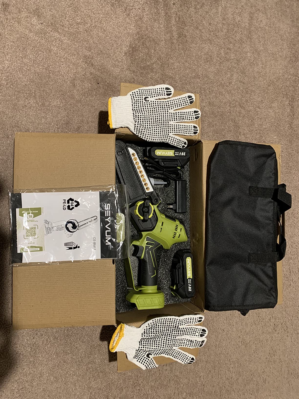 SEYVUM Cordless 40V 16 Inch Chainsaw with 2 x 4.0Ah Batteries, Electric Chain Saw with Tool-free Chain Tension, Auto Oiling, Heavy-Duty for Tree Felling, Firewood Cutting customer photo 2