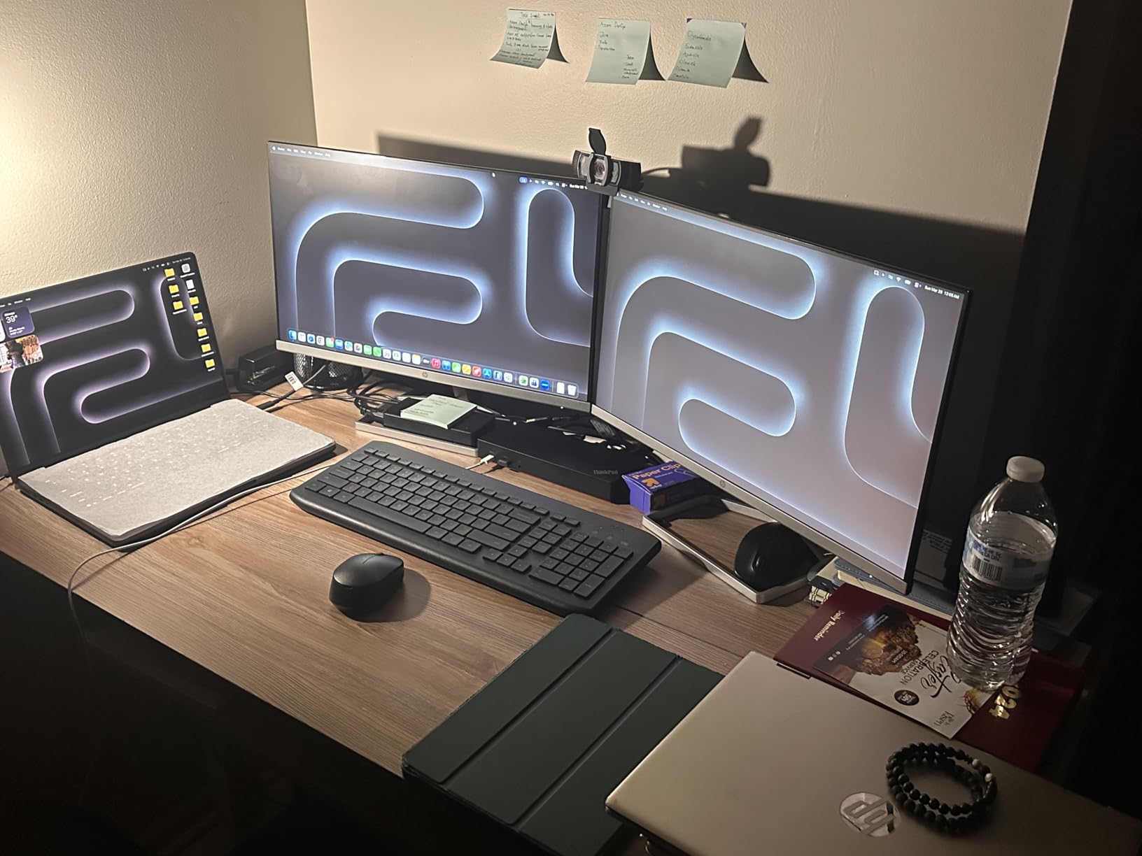 2025 MacBook Pro Laptop with Apple M5 chip with 10-core CPU and 10-core GPU: Built for AI, 14.2-inch Liquid Retina XDR Display, 16GB Unified Memory, 512GB SSD Storage; Space Black customer photo 3