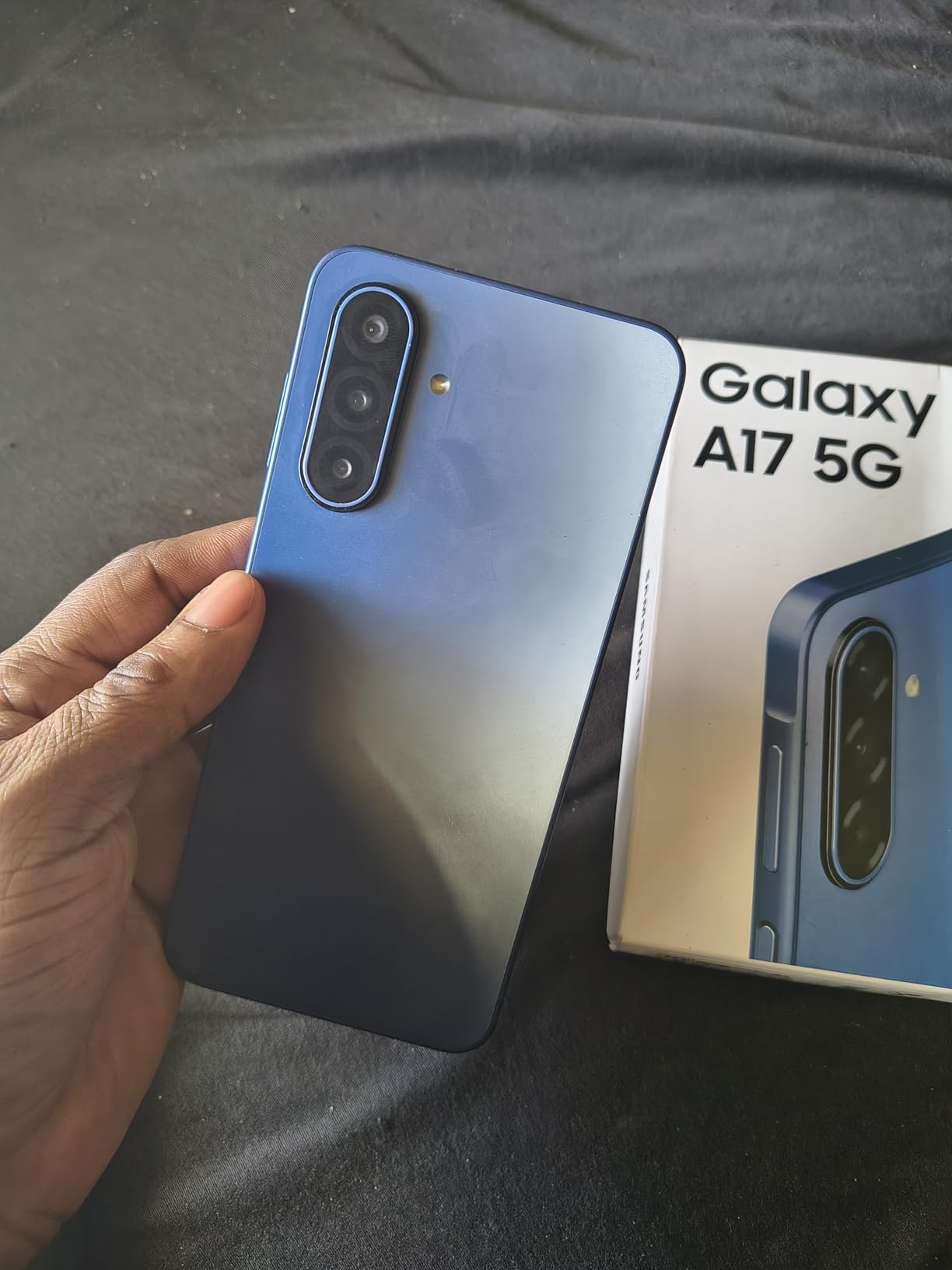 Samsung Galaxy A17 5G Smart Phone, 128GB, Large AMOLED, High-Res Camera, Durable Design, Super Fast Charging, Expandable Storage, Circle to Search, 2025, US 1 Yr Manufacturer Warranty, Black customer photo 1