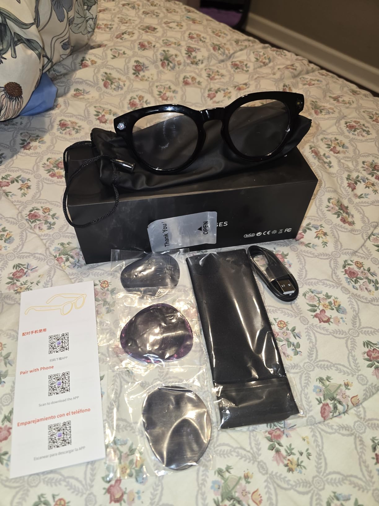 AI Smart Glasses with Camera, 2K Camera Glasses,12MP Video Recording Glasses, Real Time Translation, AI Voice Assistant,Sunglasses with 3 Pack Lenses - Photochromic Lenses,Purple and Blue Lenses customer photo 2