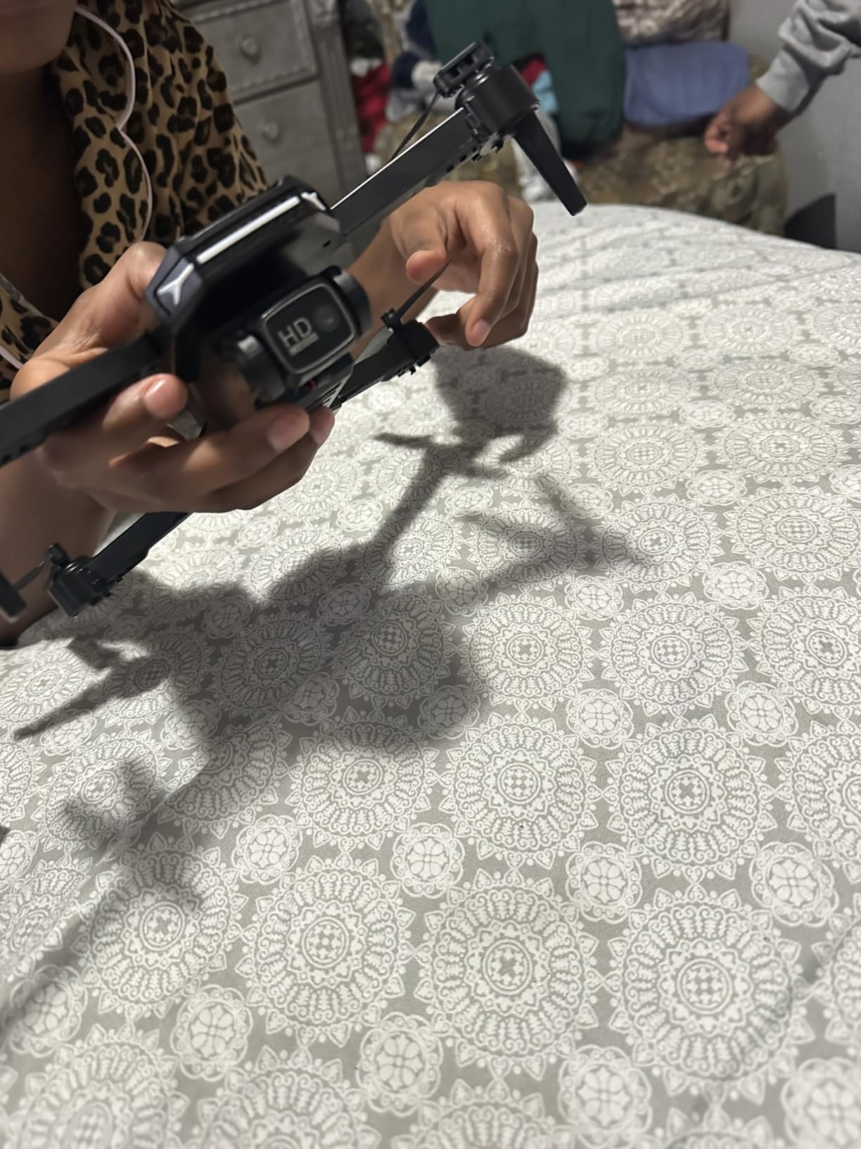 Drone with Camera - Drone with Screen on Controller for Beginners, Foldable Remote Control Quadcopter with Gesture Control, 3D Flip, One Key Start, Emergency Stop, 2 Batteries, Easier to use customer photo 1