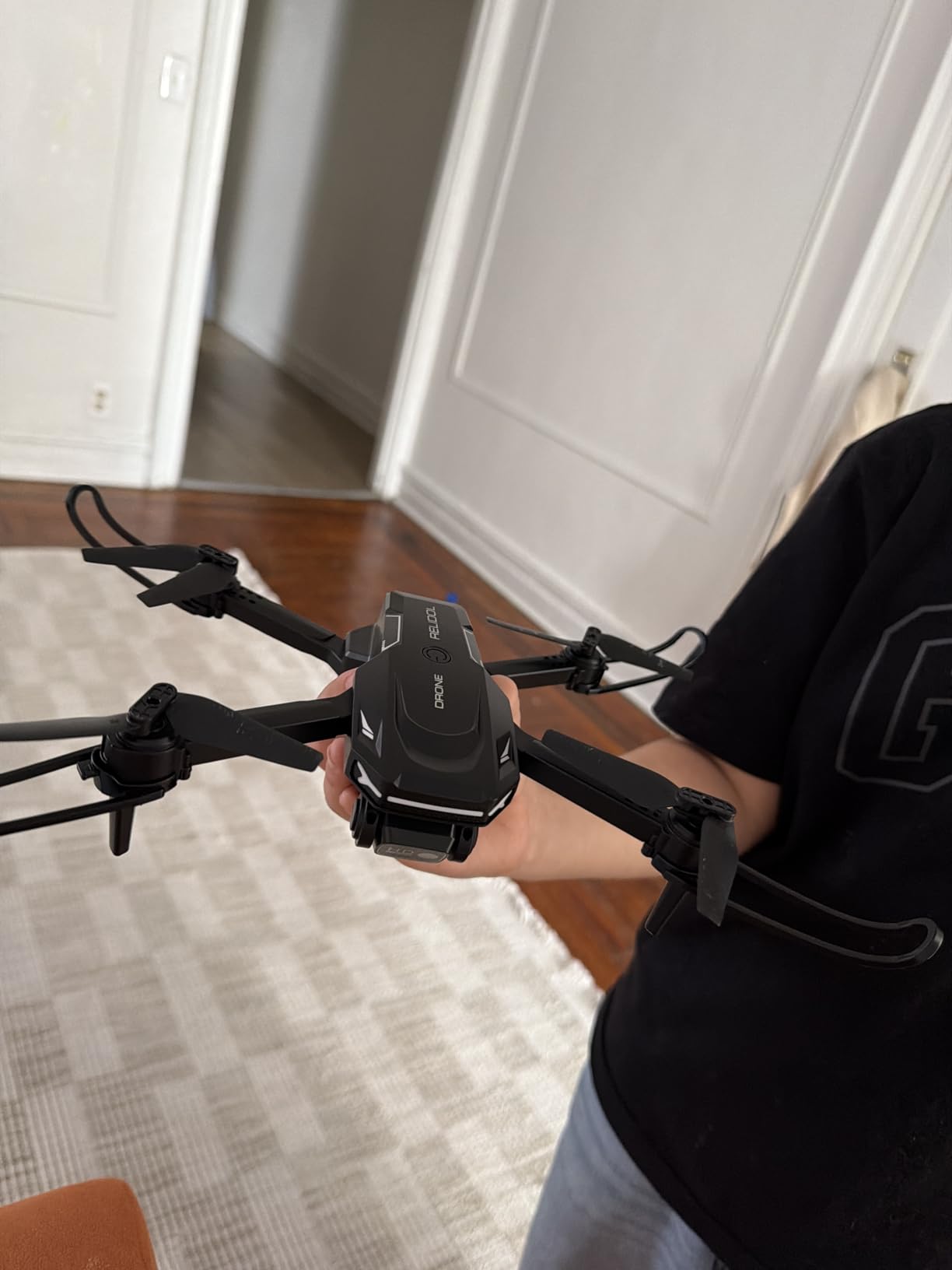 Drone with Camera - Drone with Screen on Controller for Beginners, Foldable Remote Control Quadcopter with Gesture Control, 3D Flip, One Key Start, Emergency Stop, 2 Batteries, Easier to use customer photo 2