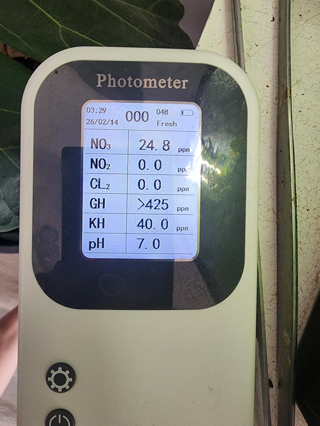 Pawfly 6 in 1 Digital Water Testing Kit, 50 Strips Fresh/Salt Aquarium Water Test Kit, Fish Tank Water Testing Kit, Digital Water Tester for pH, Nitrate, Nitrite, Chlorine, Total Hardness & Carbonate customer photo 1