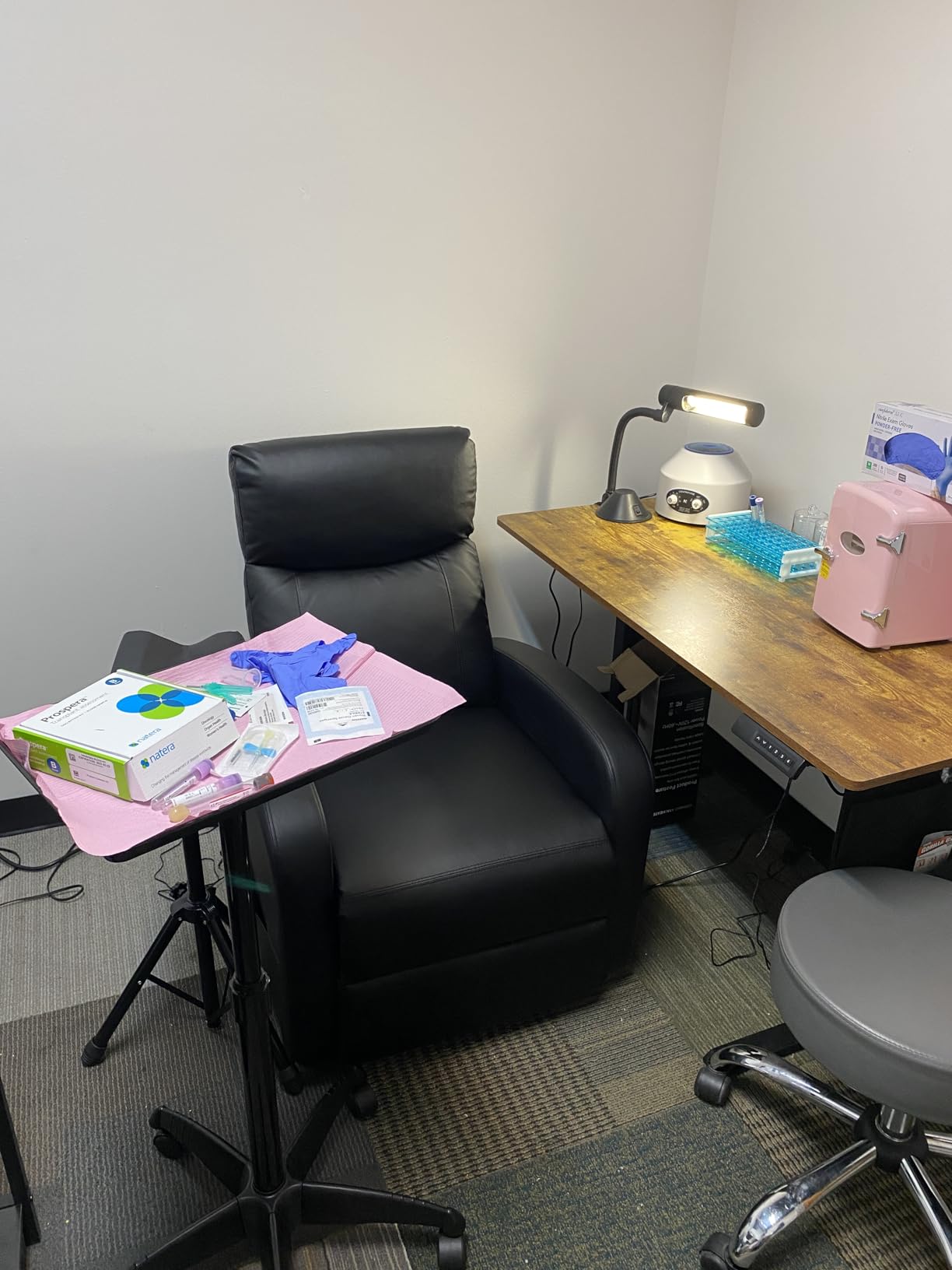 Rolling Salon Tray on Wheels - Adjustable Height 25