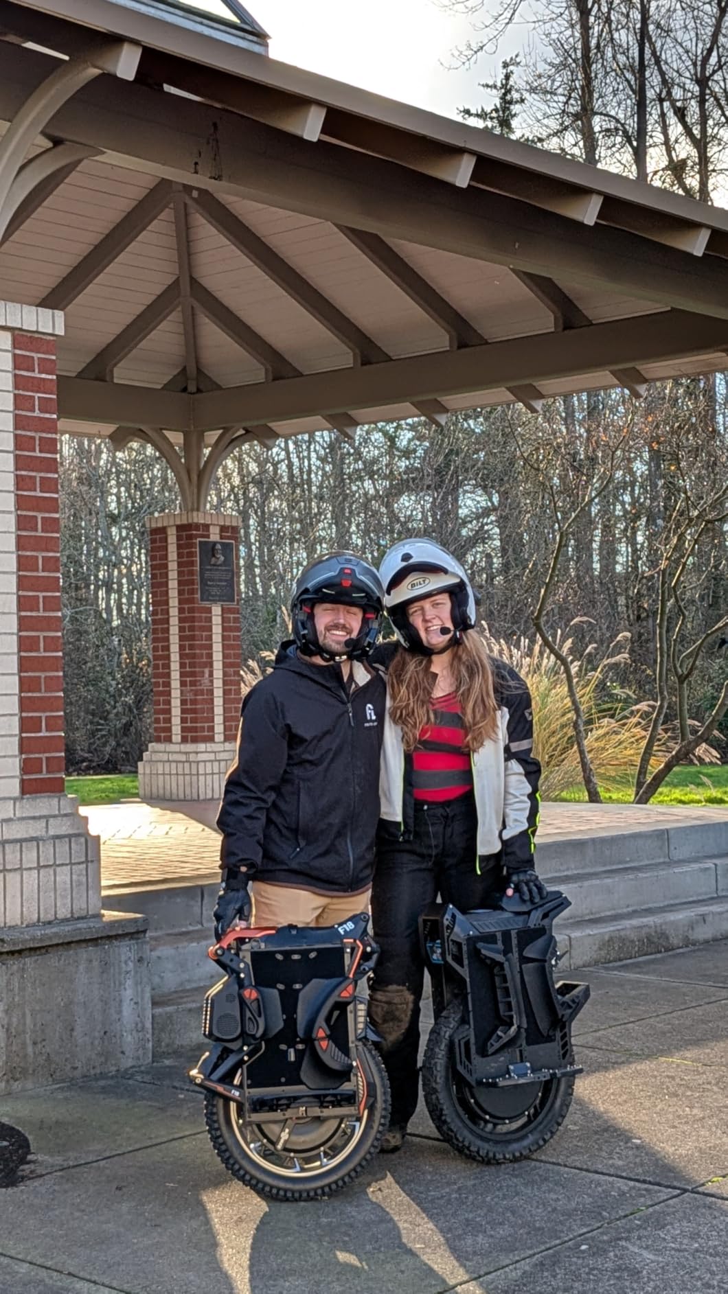 KINGSONG F18 Electric Unicycle, Upgraded 150km Range EUC, 9000W Peak Motor, 100mm Suspension, UL2272 Certified Electric Unicycle for Adults Urban Riding for Off-Road, City Commutes & Extreme Terrain customer photo 1