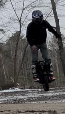 KINGSONG F18 Electric Unicycle, Upgraded 150km Range EUC, 9000W Peak Motor, 100mm Suspension, UL2272 Certified Electric Unicycle for Adults Urban Riding for Off-Road, City Commutes & Extreme Terrain customer photo 2