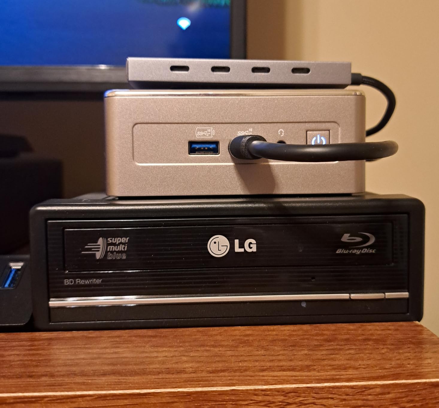 GEEKOM [2026 Edition] Mini PC AI A7 MAX with AMD Ryzen 9 7940HS 16GB DDR5(Not LPDDR) & 1TB SSD(Expandable) Desktop Mini Computers for Creation,Radeon 780M Graphics 4 Modes|Premium Support|USB4|8K|SD customer photo 2