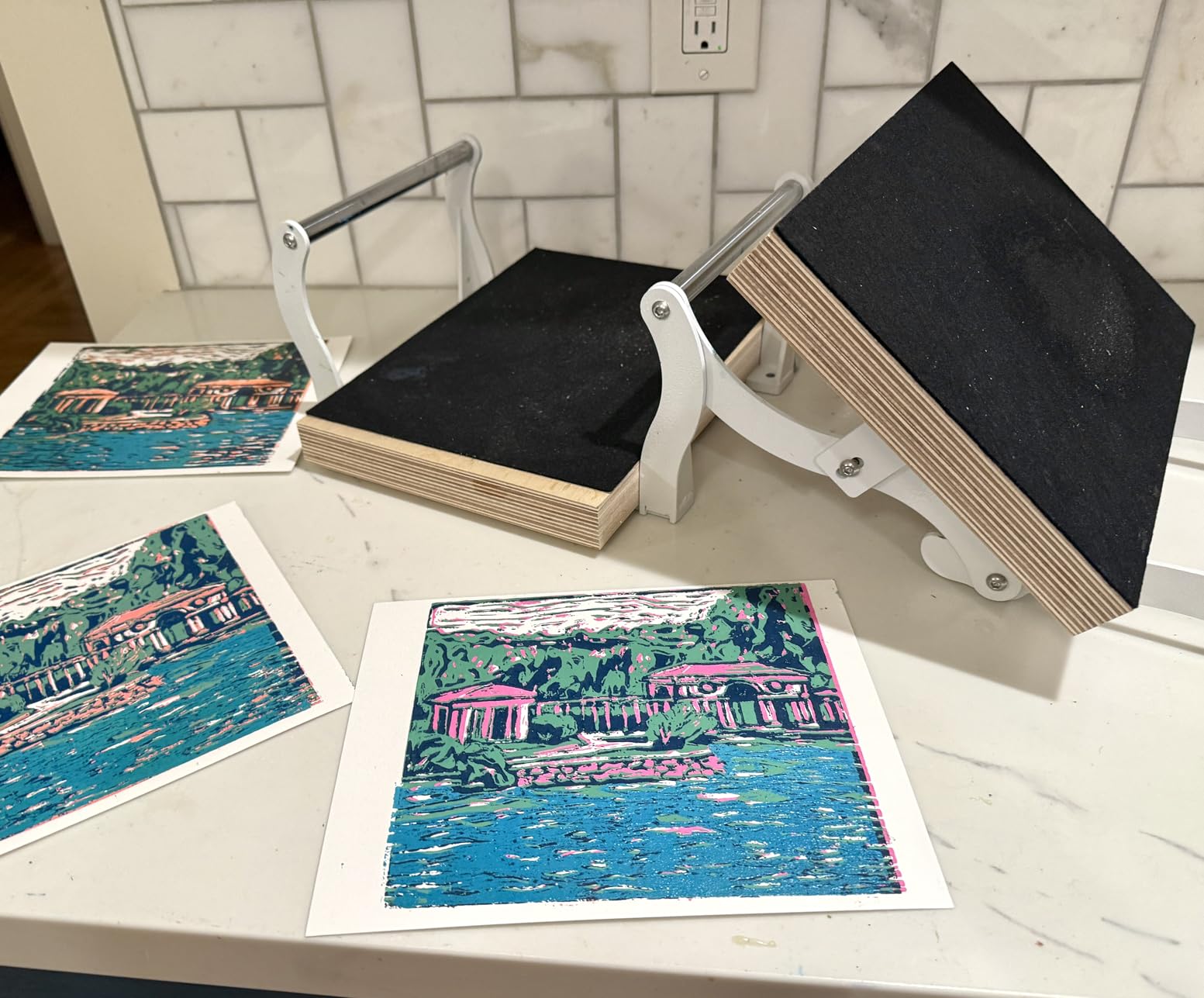 TOPOWN Linocut Printing Hand Lever Press Machine, Linocut Press Machine, Manual Hand Lever Printing Press for Linoleum Blocks with Felt Pad(fit up to 25mm Thick Blocks, A4, White) customer photo 2