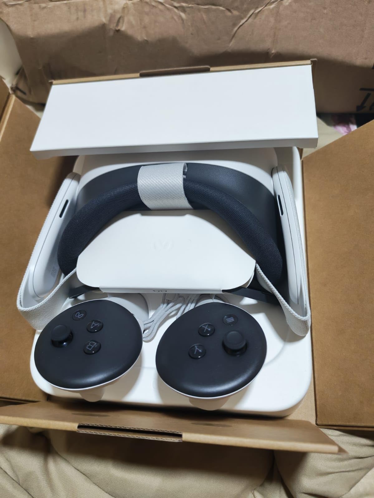 Meta Quest 3S 256GB | VR Headset - Thirty-Three Percent More Memory - 2X Graphical Processing Power - Virtual Reality Without Wires - Access to 40+ Games with a 3-Month Trial of Meta Horizon+ Included customer photo 1