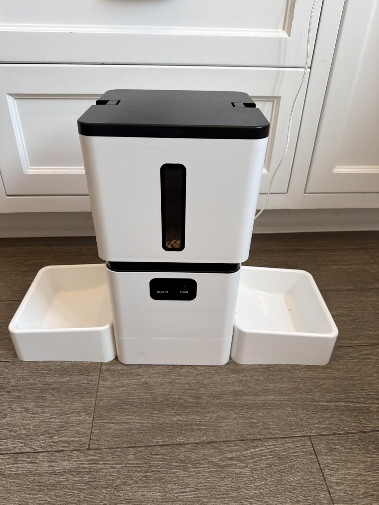 Yakry Automatic Cat Feeder for 2 Cats - Two HD Cameras Easy Setup 5GHz Stable WiFi Dog Food Dispenser with HD Night Vision - 8L Pet Feeder with Dual Bowls for Multi-Cat & Small Dogs Indoor customer photo 1