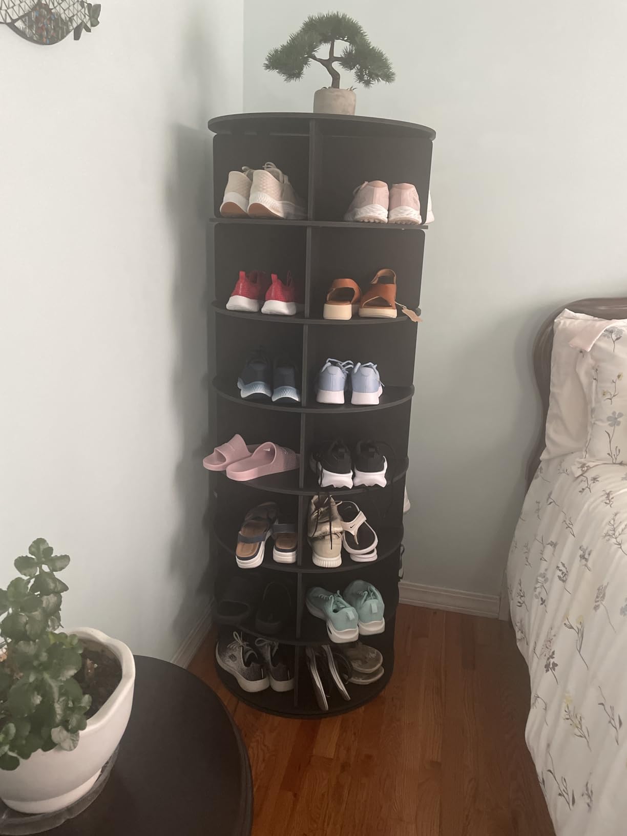 VASAGLE 7-Tier Rotating Shoe Rack Tower, Free Standing 360 Degree Spinning Shoe Organizer, Lazy Susan Bag Display Storage Rack, for Corners, Closets, Small Spaces, White ULBS047WZ01 customer photo 1