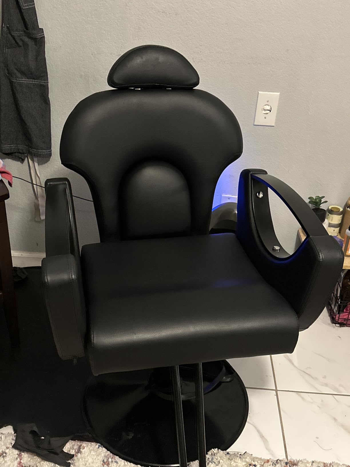 Salon Barber Chair, Reclining Salon Chairs for Hair Stylist, Hair Stylist Chair Heavy Duty Hydraulic Pump, 360 Swivel Styling Braiding Hairdresser Chair for Home Barbershop, All Matte Black customer photo 1