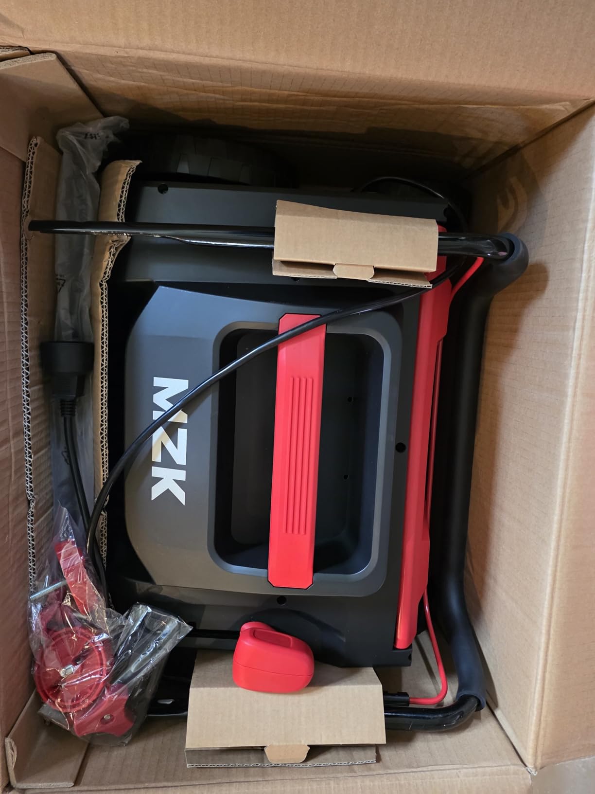 MZK 15-inch 2-in-1 Electric Dethatcher and Scarifier w/Removeable 5-Position Height Adjustment, Lawn dethatcher w/12-Gallon Thatch Collection Bag, Keep Lawn Health (RED) customer photo 2