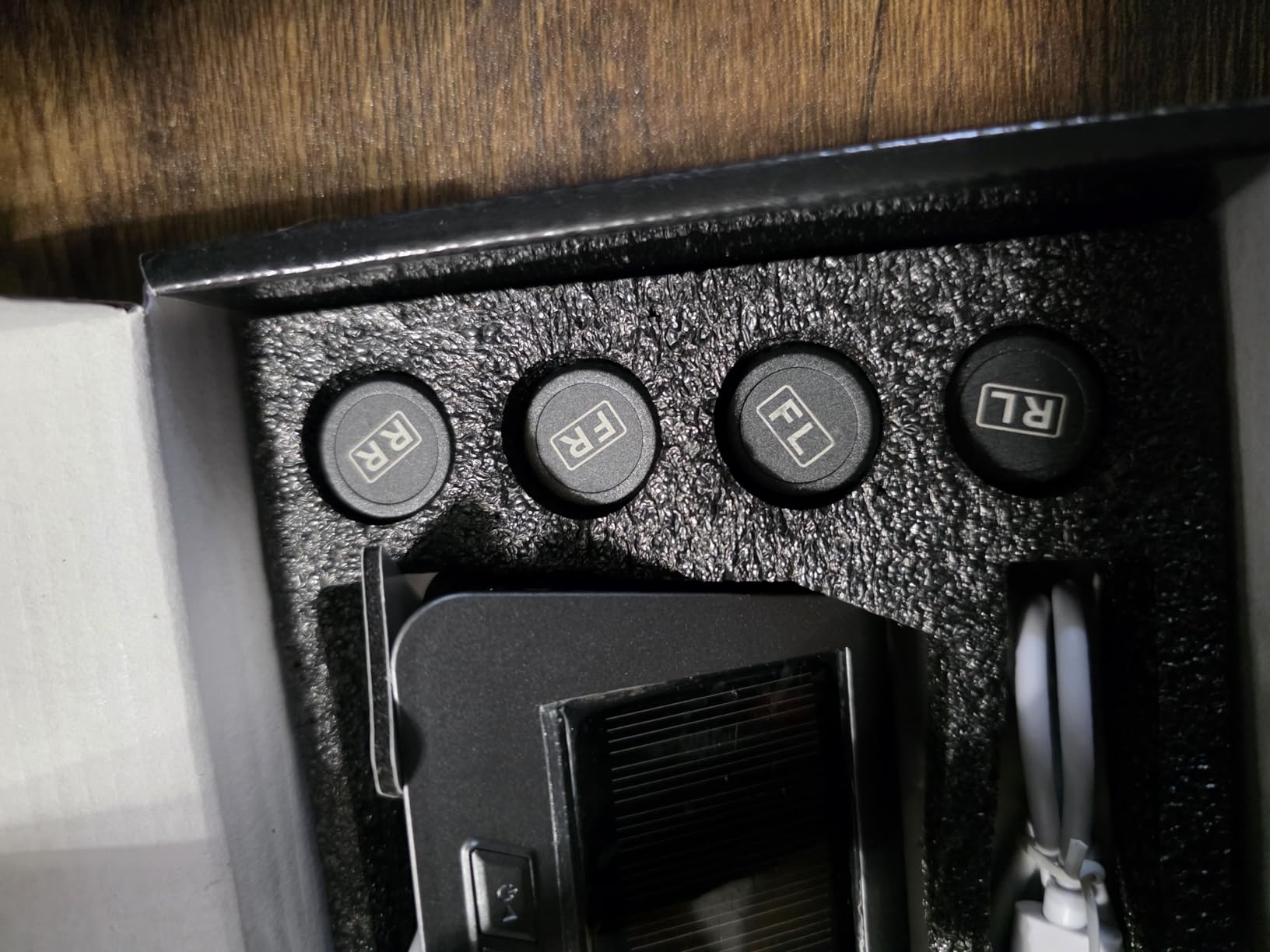 6-Wheel RV Tire Pressure Monitoring System (TPMS) - 6 Sensors & 6 Alarm Modes | 0-144 PSI ±1.5PSI, Solar/USB Charging | for Dually Trucks & Heavy-Duty Trailers customer photo 2